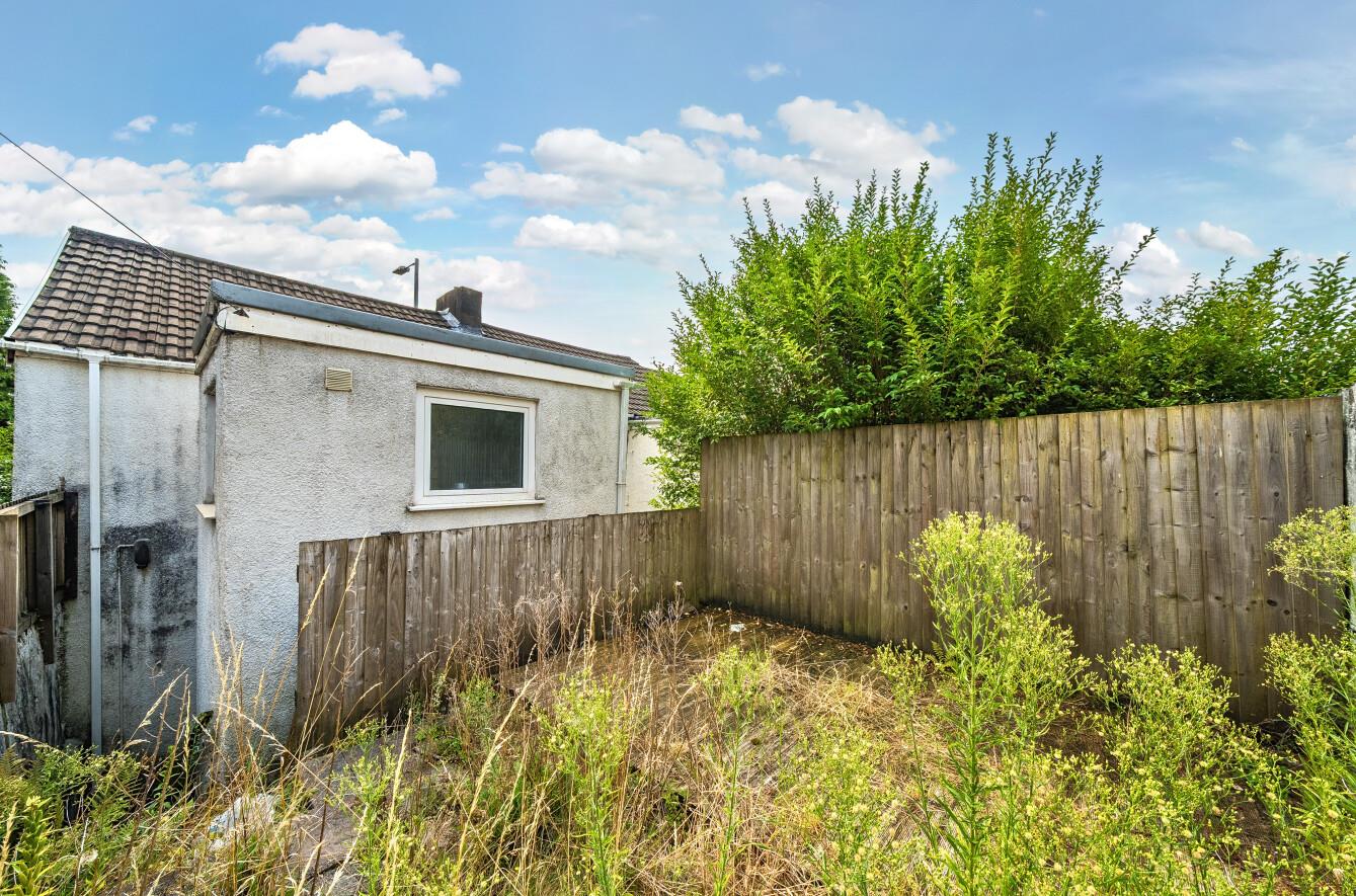 Neath Road, Morriston, Swansea, SA6 8HG